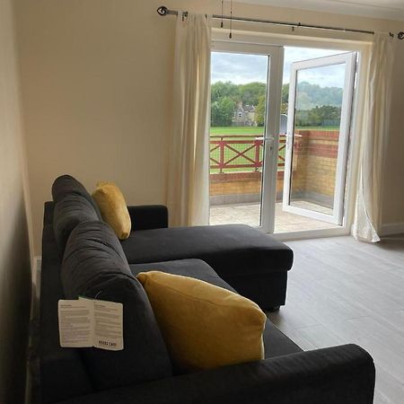 Large, Spacious 3 Bedroom Sleeps 6, Apartment For Contractors And Holidays In Lewisham, Greater London - 1 Free Parking Space & Free Wifi Kültér fotó