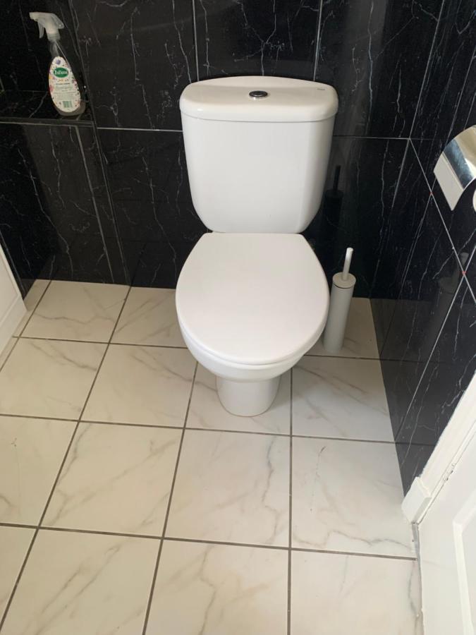 Large, Spacious 3 Bedroom Sleeps 6, Apartment For Contractors And Holidays In Lewisham, Greater London - 1 Free Parking Space & Free Wifi Kültér fotó